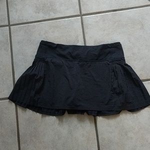 Lululemon black skirt